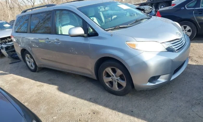 2012 Toyota Sienna 3.5L A/C Amplifier Location